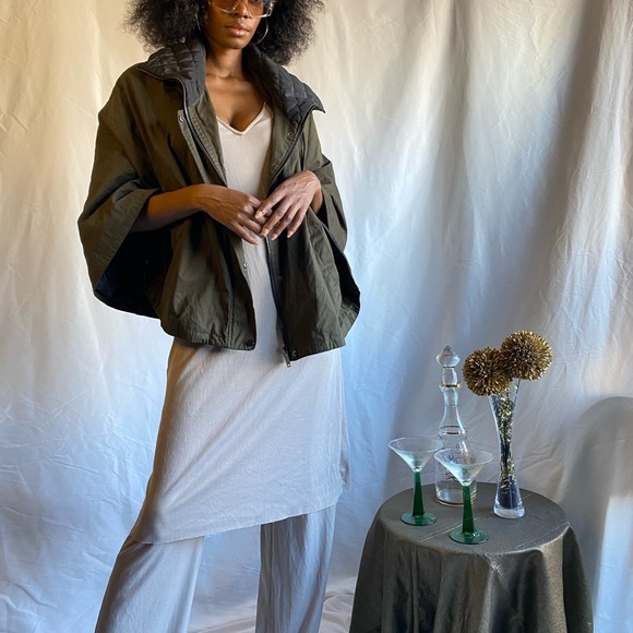 Forever 21- Army green poncho - Picture 1 of 9